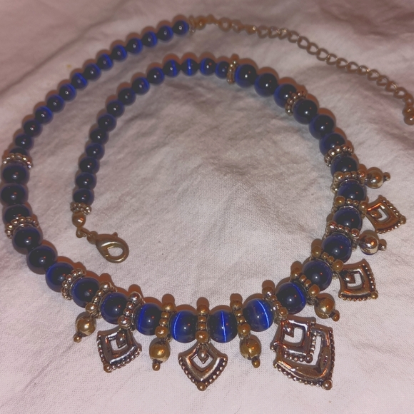 Avon blue cat's eye and silvertone beaded necklace - Picture 3 of 8